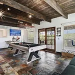 Holiday home Charming Oasis