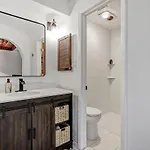 Charming Oasis Holiday home *