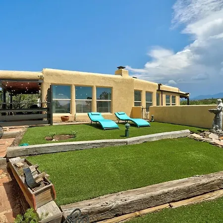 Charming Oasis Holiday home *